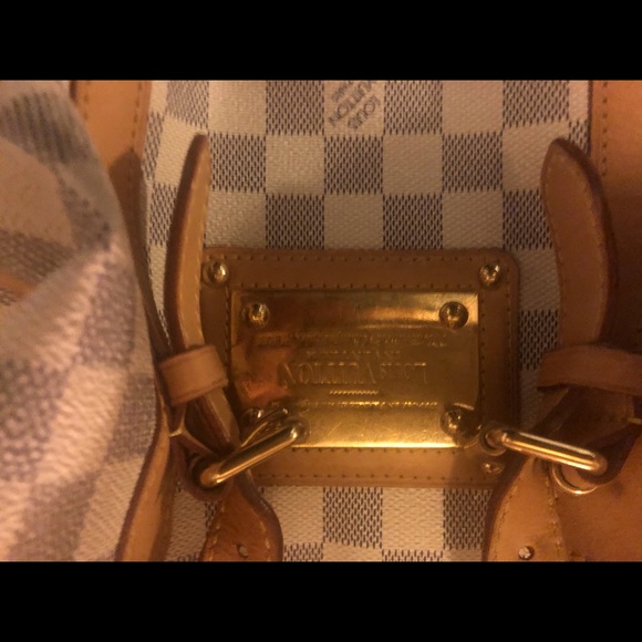 Louis Vuitton Handbag - Picture 1 of 3